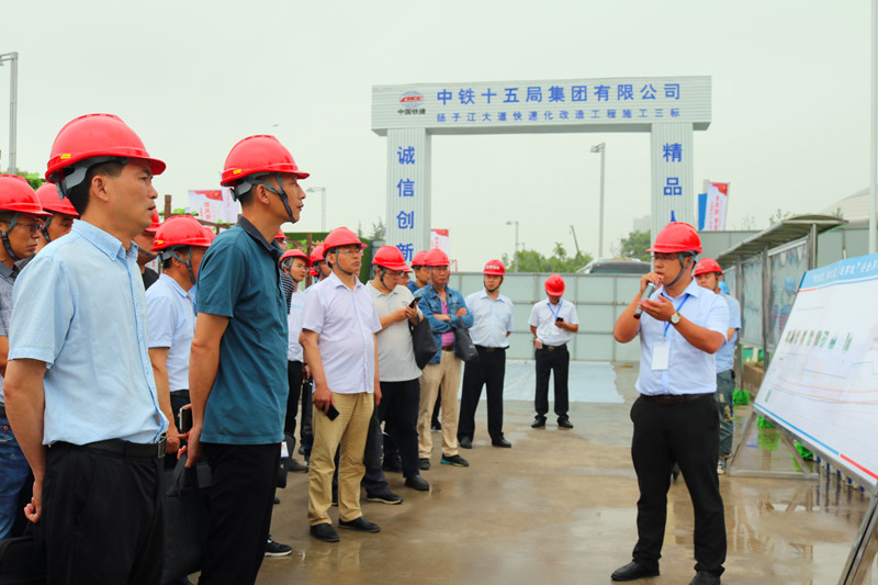 (中国铁建中铁十五局集团城建公司扬子江大道项目刘丽娟)