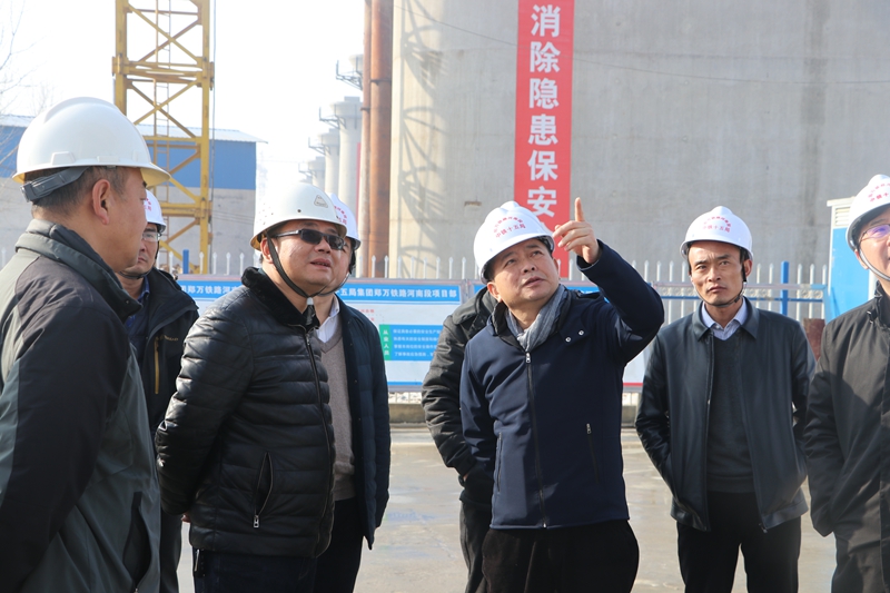 桥建董事长_董事长办公室图片(3)